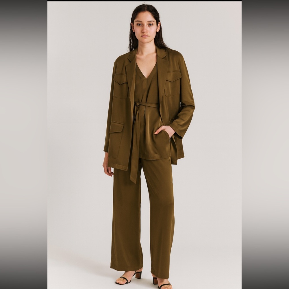 Lafayette 148 New York olive green 2 pieces Pants and blazer